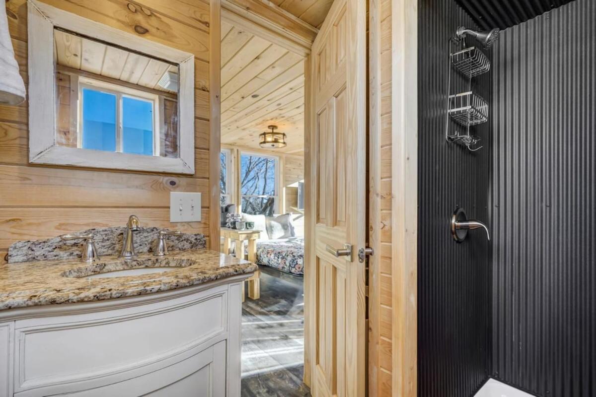 Red Rock Treehouse Unique In Old Colorado City كولورادو سبرينغس المظهر الخارجي الصورة