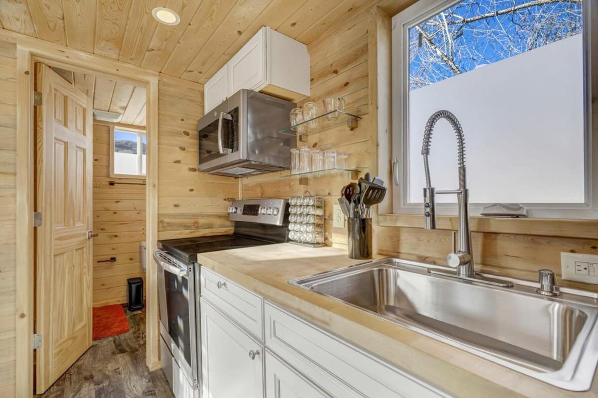Red Rock Treehouse Unique In Old Colorado City كولورادو سبرينغس المظهر الخارجي الصورة