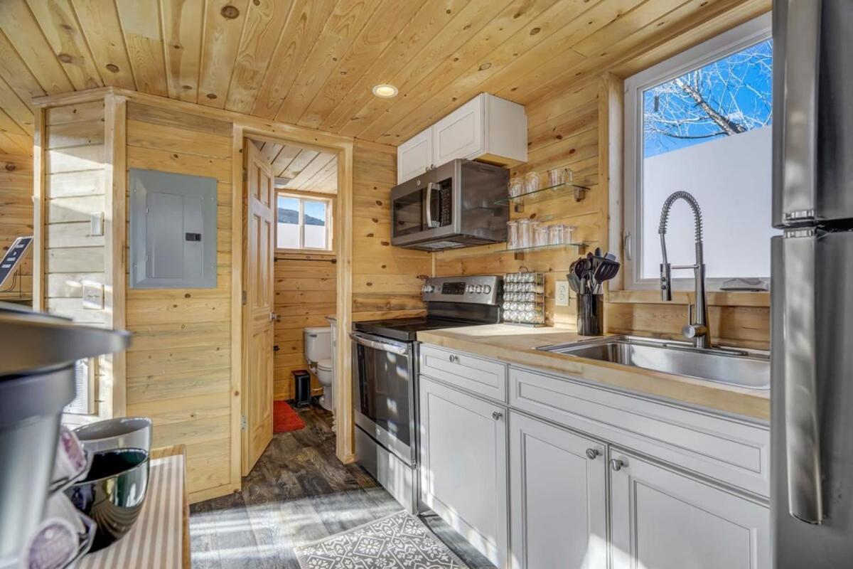Red Rock Treehouse Unique In Old Colorado City كولورادو سبرينغس المظهر الخارجي الصورة
